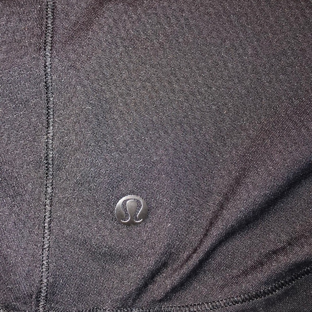 Lululemon size 6 black athleisure tank top - Picture 5 of 6